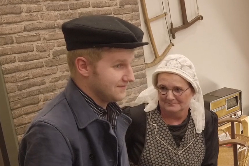 Toneelgroep Oese Volluk voortvarend van start met Opoe in the war (en de rest in de oorlog)