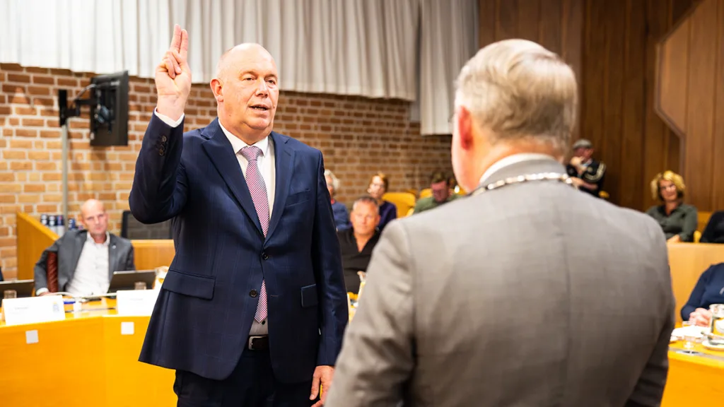 Bert Boerman ge&iuml;nstalleerd als nieuwe wethouder van Ommen