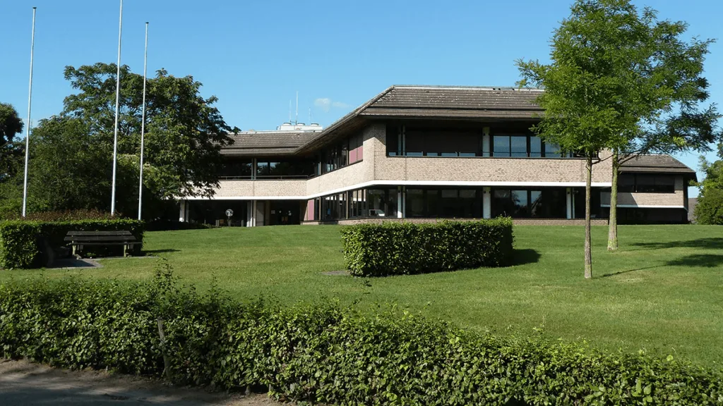 Ommen voor dilemma: wat te doen met het oude gemeentehuis?
