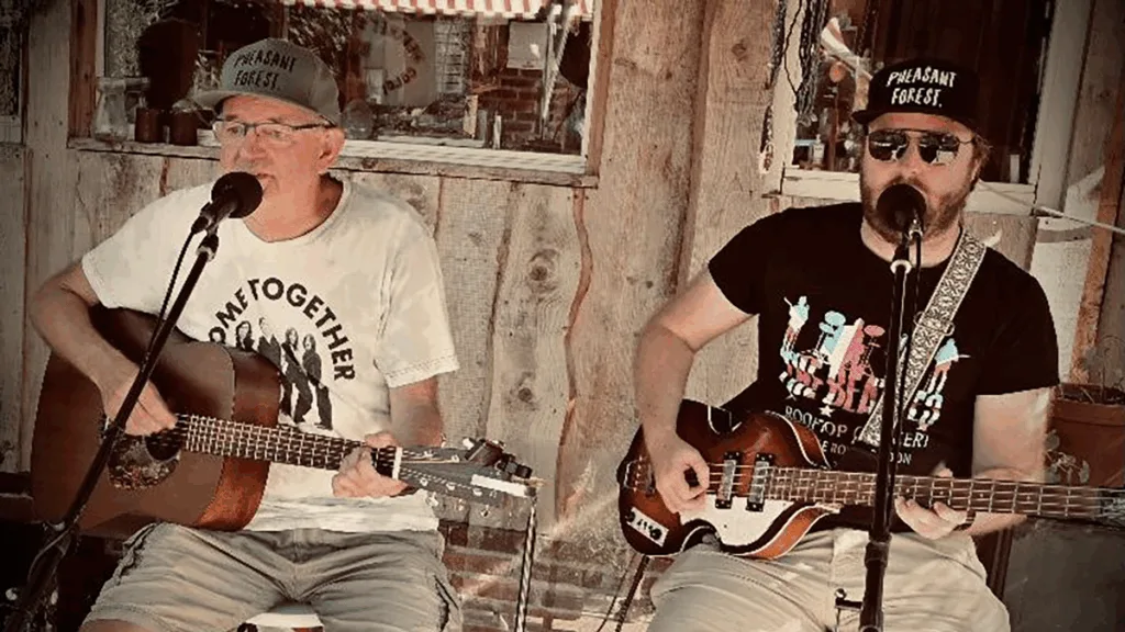 Herberg de Klomp presenteert: Muziek op het terras