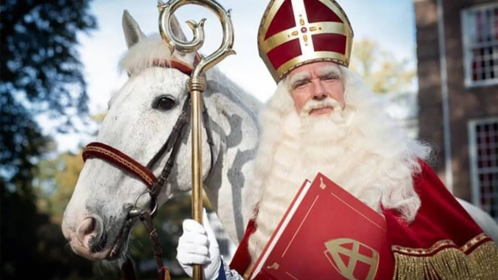 Sinterklaas komt zaterdag aan in Ommen: feest aan de Vechtkade