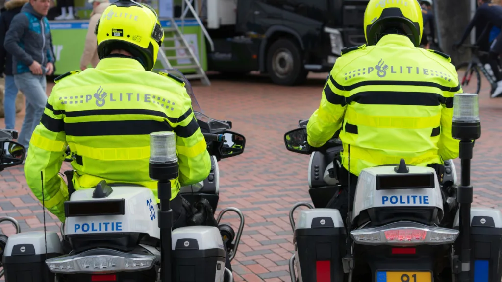 Wie herkent deze man? Diefstal tas 86-jarige in Ommen Wie herkent deze man? Diefstal tas 86-jarige in Ommen