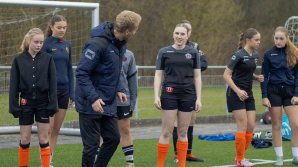 Hulp gezocht: Behoud talenten meidenvoetbal bij FC Ommen Hulp gezocht: Behoud talenten meidenvoetbal bij FC Ommen